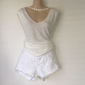 Honey Punch Daisy Choker Tank Size Small White
